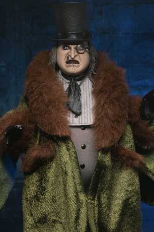 Batman : Le Défi (1992) Clothed figurine The Penguin NECA