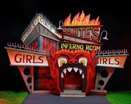 Beetlejuice (1988) diorama Trenchcoat with Spikes Inferno Room Deluxe Set Neca