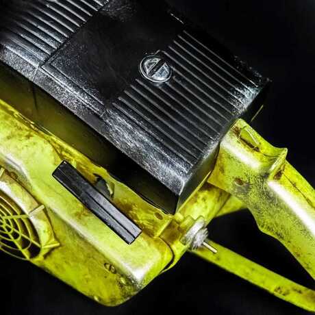 Texas Chainsaw Massacre Réplique Chainsaw with Sound 76 cm Trick or Treat Studios