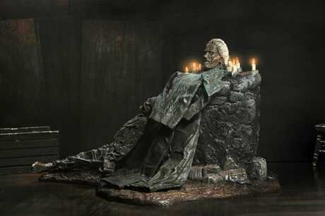 Friday the 13th: The Game Pamela Shrine Diorama NECA