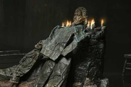 Friday the 13th: The Game Pamela Shrine Diorama NECA
