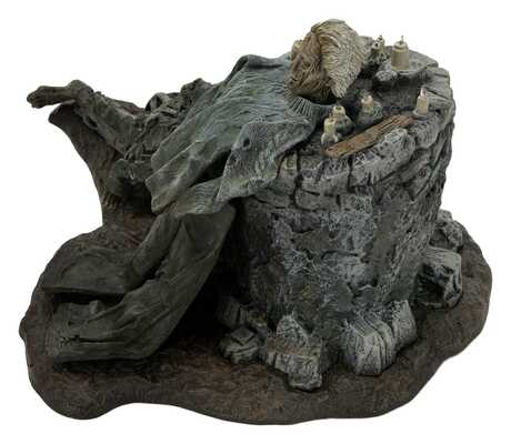 Friday the 13th: The Game Pamela Shrine Diorama NECA