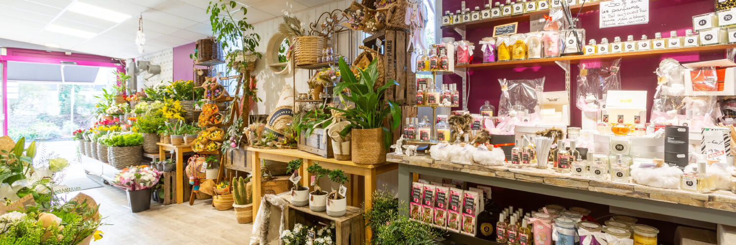 À La Roseraie d'Antan venez découvrir des créations florales surprenantes et séduisantes : faîtes- vous plaisir et faîtes plaisir à vos proches en offrant des fleurs !
