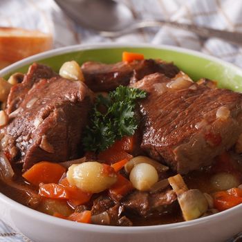 Joue De Boeuf à La Bourguignonne Daube De Joue De Boeuf Bourguignonne Plat Mijote Pochette Aluminium Joue De Boeuf à La Bourguignonne Daube De Joue De Boeuf Bourguignonne Plat Mijote Pochette Aluminium