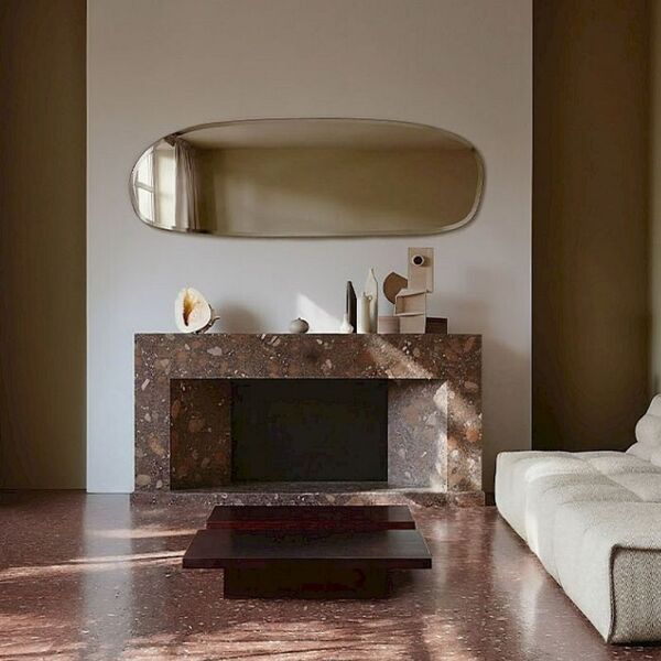 Grand miroir irrégulier