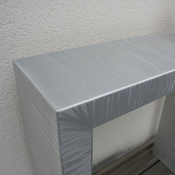 Console design aluminium