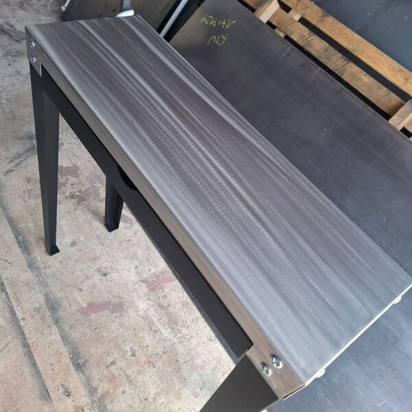 Console design tiroirs