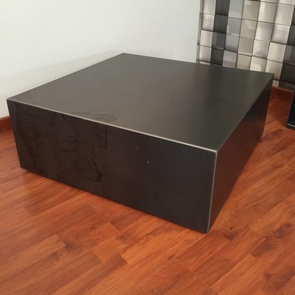 Table design acier