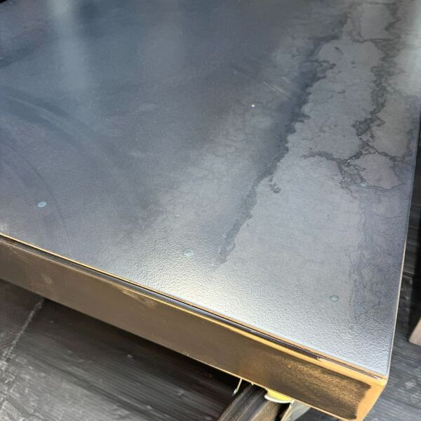 Table basse acier brut