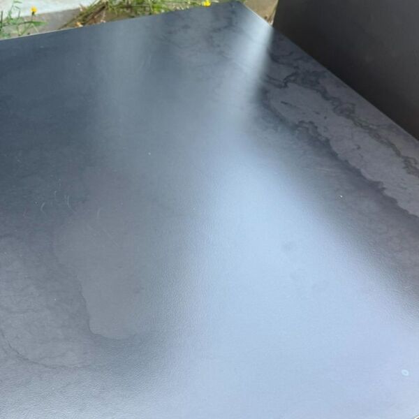 Table basse acier brut
