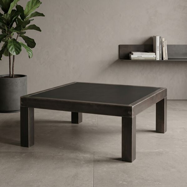 Table basse acier brut verni
