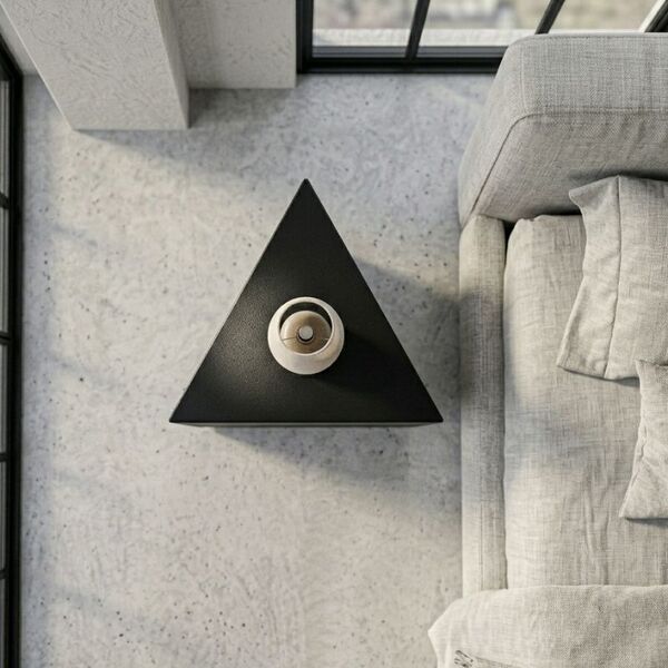Socle triangulaire métal