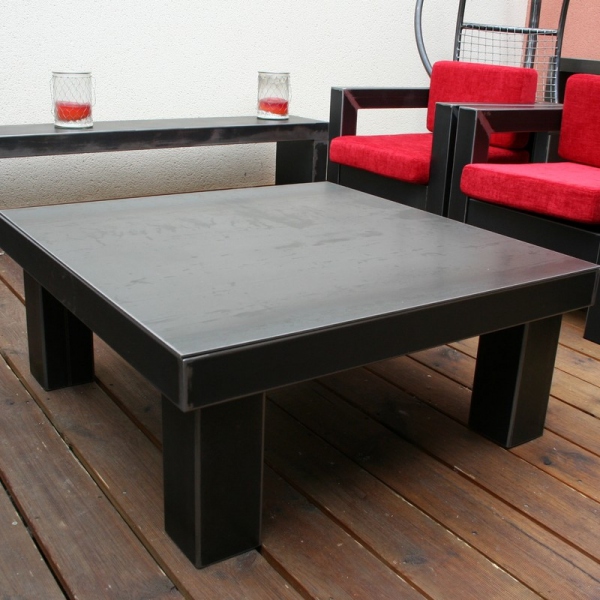 table basse industrielle carrée