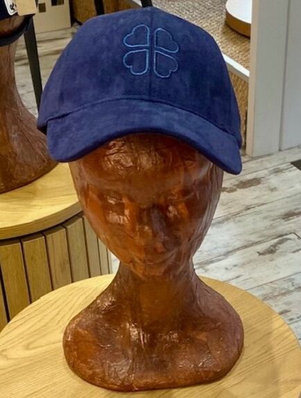 Casquette en Suedine avec Motif Coeurs