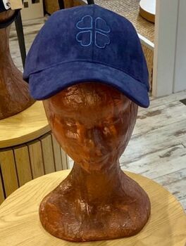 Casquette en Suedine avec Motif Coeurs