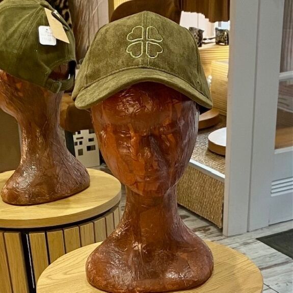 Casquette en Suedine avec Motif Coeurs