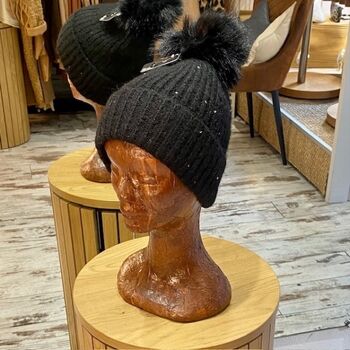 Bonnet 100% Viscose Irisé avec Pompon