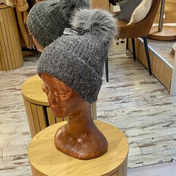 Bonnet 100% Viscose Irisé avec Pompon