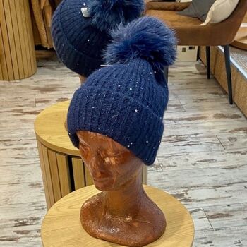 Bonnet 100% Viscose Irisé avec Pompon