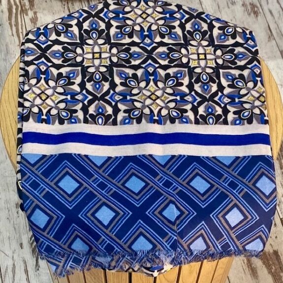 Foulard 100% viscose ethnique