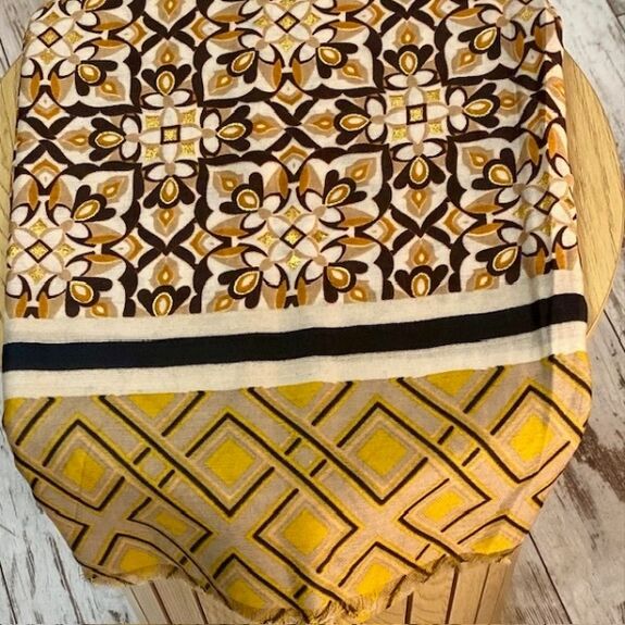 Foulard 100% viscose ethnique