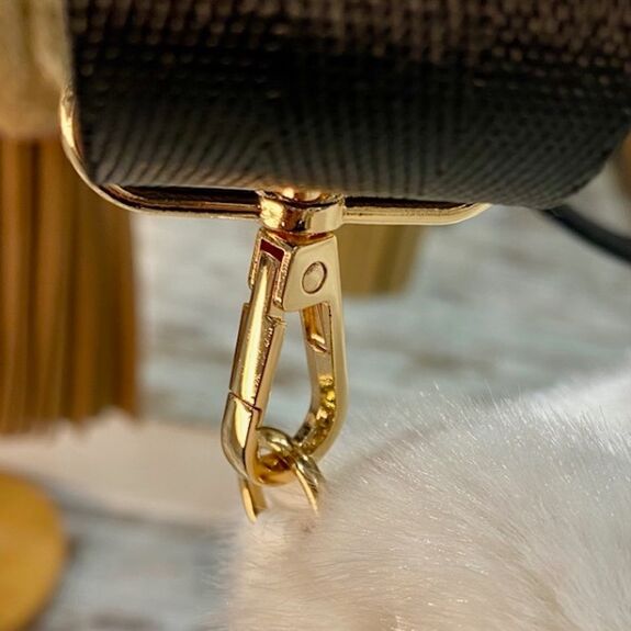 Banane Blanche en Fausse Fourrure