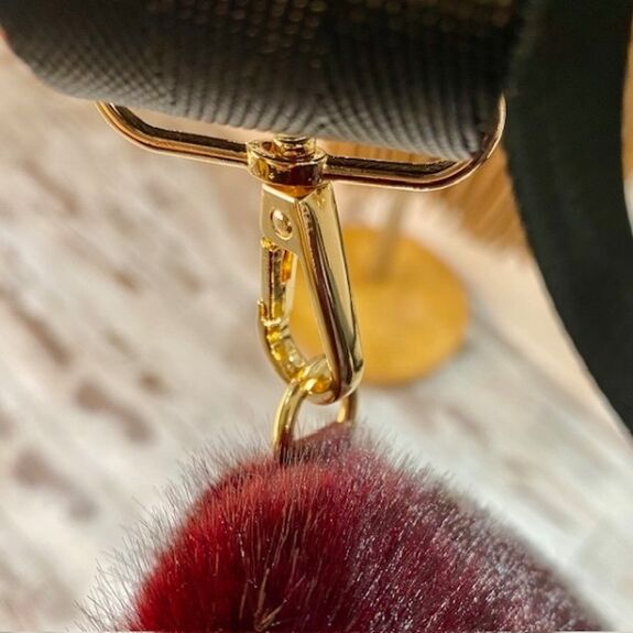 Banane Bordeaux en Fausse Fourrure