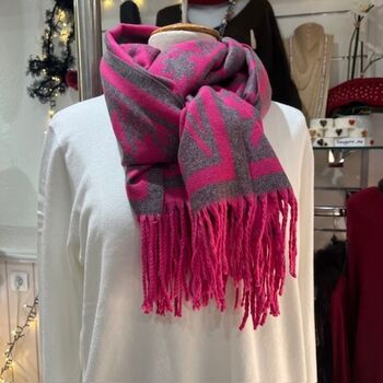 Écharpe élégante à franges