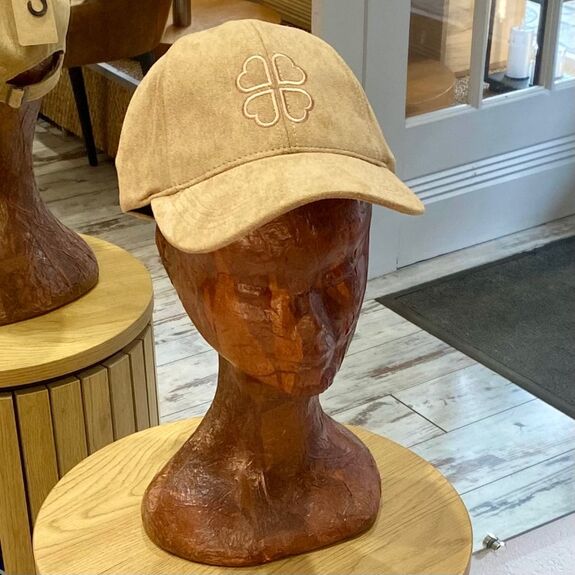 Casquette en Suedine avec Motif Coeurs