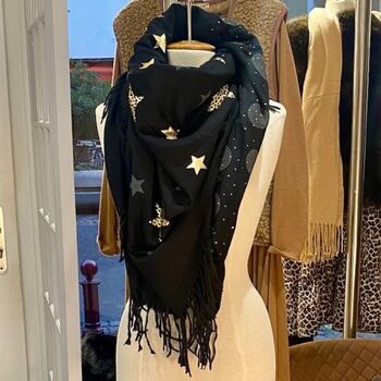 Écharpe carrée noire 140x140