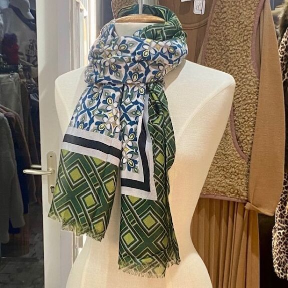 Foulard 100% viscose ethnique