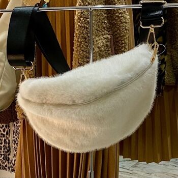 Banane Blanche en Fausse Fourrure