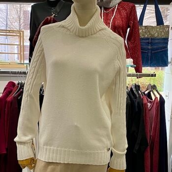 Pull col roulé maille torsadée avec sequins