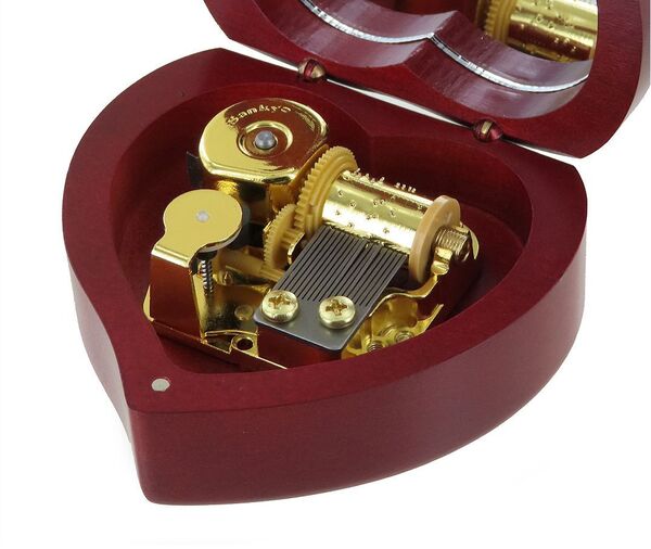 Piccolo carillon con meccanismo musicale a molla di 18 note - Riferimento di questo carillon: BOITE-COEUR-1.