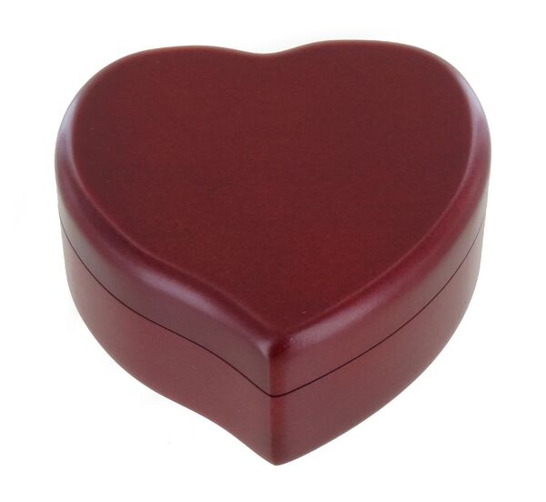 Music box with 18-note wind up musical mechanism - Item# of this music box: BOITE-COEUR-9.