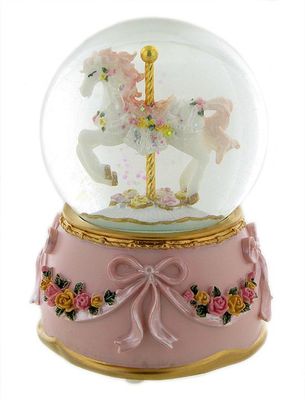 Boule à neige musicale avec mécanisme musical traditionnel à ressort de 18 notes - Référence de cette boule à neige musicale: 15047.