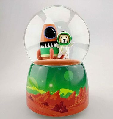 Musikalische Schneekugel mit traditionellem 18-Ton Federspielwerk - Kennnummer dieser musikalischen Schneekugel: 80306.