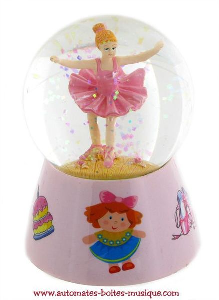 Boule à neige musicale animée avec mécanisme musical traditionnel à ressort de 18 notes - Référence de cette boule à neige musicale: 14288.