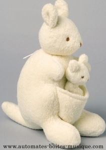 Trousselier Kuscheltier mit Spielwerk zum Aufziehen : Kuscheltier mit Spieluhr aus bei 30° waschbaren Plüsch.