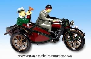 Mechanisches Sammlerspielzeug aus gefalztem Metall, Blech und Weißblech : mechanisches Spielzeug Beiwagen.