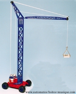 Jouet mécanique en métal, tôle et fer blanc agrafé - Référence de ce jouet mécanique en métal, tôle et fer blanc agrafé: 623772