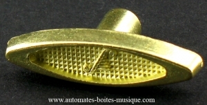 Aufziehschlüssel für Spielwerk mit 18 Tönen.