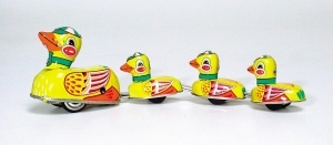 Brinquedo mecânico em metal agrafado, chapa e ferro branco n°MS 053