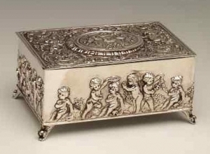 Automate oiseau chanteur mécanique allemand dans une tabatière : oiseau chanteur automate mécanique dans une tabatière en argent - Référence oiseau chanteur automate mécanique en tabatière : MMM-307
