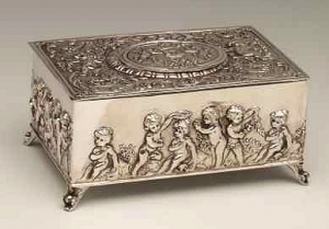 Automate oiseau chanteur mécanique allemand dans une tabatière : oiseau chanteur automate mécanique dans une tabatière en argent - Référence oiseau chanteur automate mécanique en tabatière : MMM-304