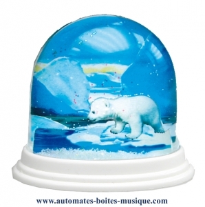 Traditional non-musical snow globe made of plastic without any 18 note musical mechanism - Item # for this non-musical snow globe made in Germany : 3902024