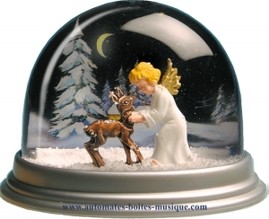 Traditional non-musical snow globe made of plastic without any 18 note musical mechanism - Item # for this non-musical snow globe made in Germany : 3902019