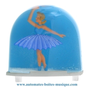 Traditional non-musical snow globe made of plastic without any 18 note musical mechanism - Item # for this non-musical snow globe made in Germany : 3604