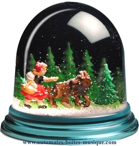 Klassische Schneekugel ohne Spieluhr in Deutschland hergestellt: Schneekugel mit Rotkäppchen.