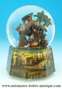 Sfera musicale natalizia di resina con neve : sfera musicale "Presepio”.